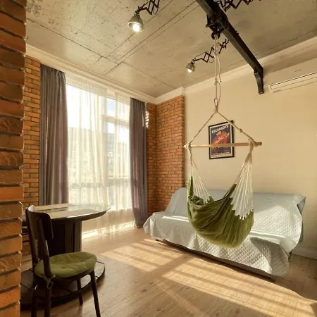 Loft 9 *