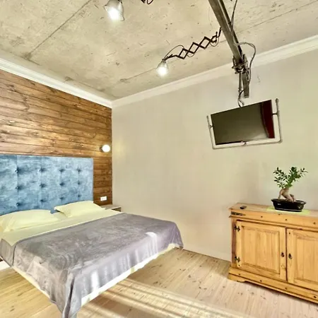 Loft 9 אודסה